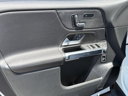 New 2026 Mercedes-Benz GLB 250 4MATIC image 16