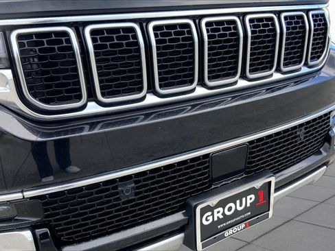 Used 2024 Jeep Wagoneer Series II w/ Flexible Seating Group RWD image 29