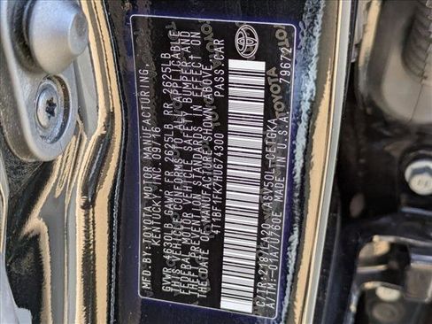 Used 2017 Toyota Camry XLE image 27