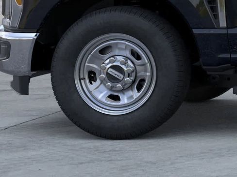 New 2025 Ford F350 XL w/ XL Chrome Package image 19