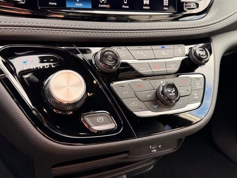 New 2026 Chrysler Pacifica Select image 22