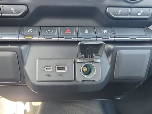 Used 2022 Chevrolet Silverado 1500 LT w/ Bed Protection Package AWD/4WD image 29