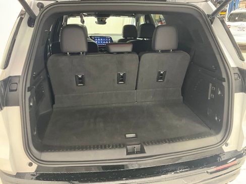 Used 2024 Chevrolet Traverse RS image 22