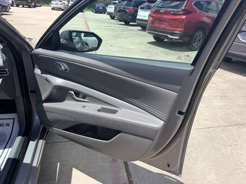 Used 2025 Hyundai Elantra SEL FWD image 23