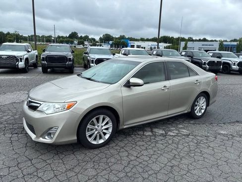 Used 2014 Toyota Camry XLE FWD image 4