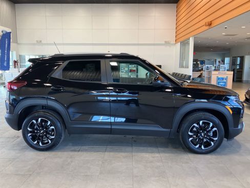 Used 2023 Chevrolet TrailBlazer LT w/ Convenience Package image 4