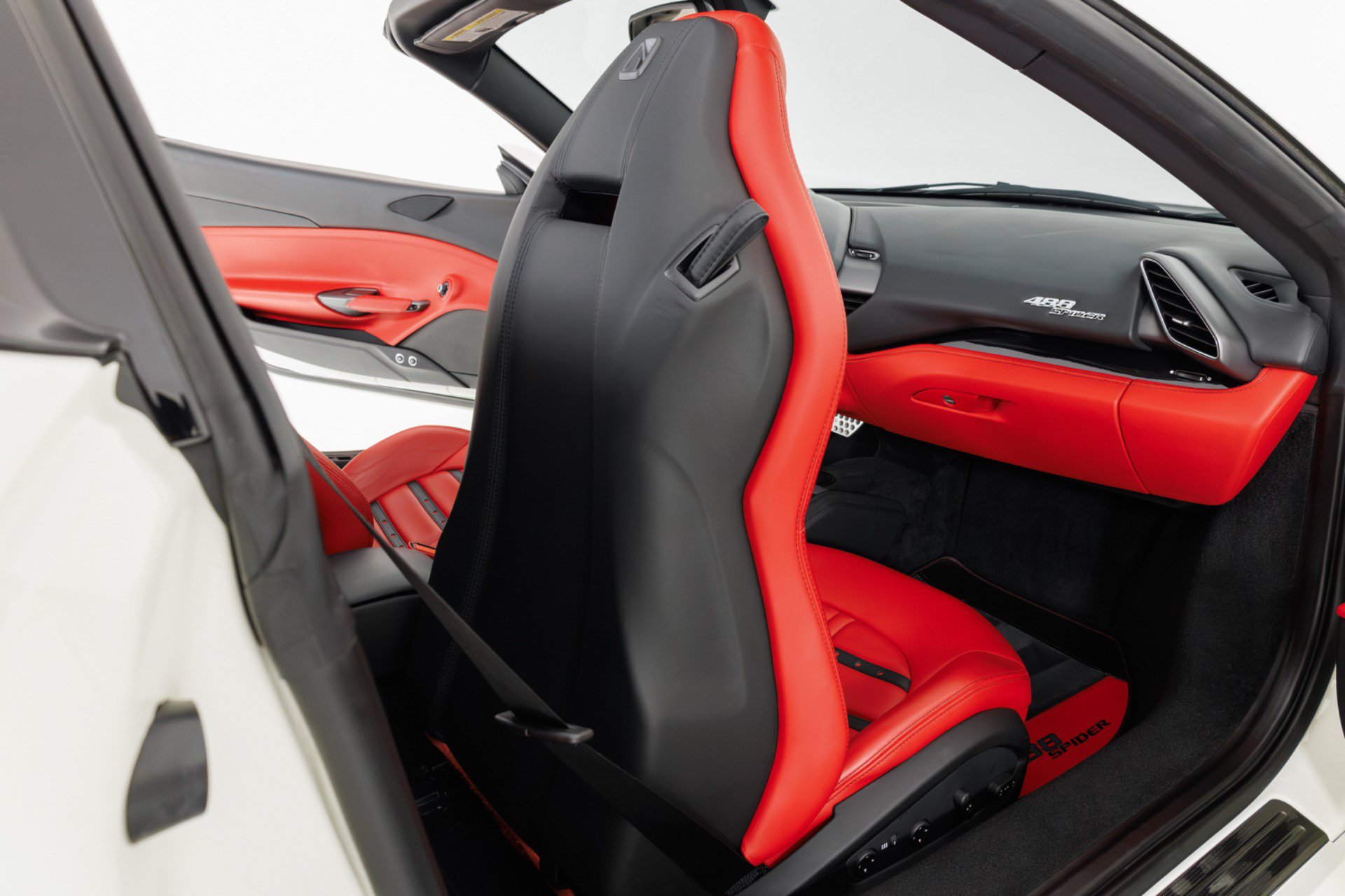 Used 2017 Ferrari 488 Spider RWD image 46