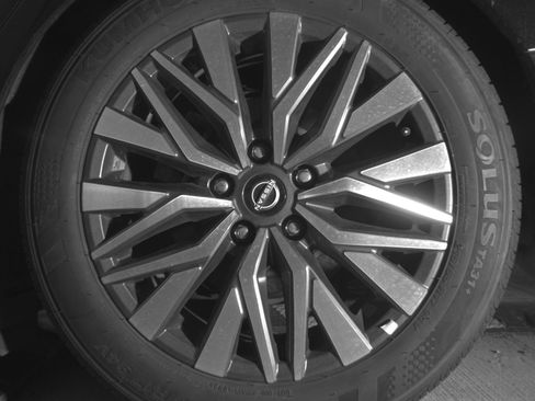 Used 2025 Nissan Altima 2.5 SV image 14