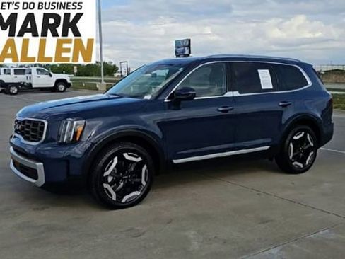 Used 2025 Kia Telluride S image 4