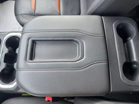 Used 2022 GMC Sierra 1500 AT4 w/ AT4 Premium Package AWD/4WD image 16
