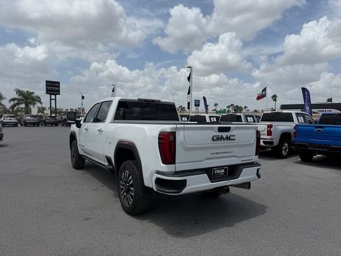 Used 2024 GMC Sierra 2500 Denali Ultimate w/ Max Trailering Package AWD/4WD image 7