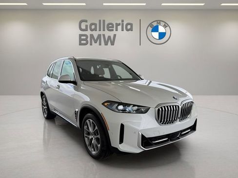 Used 2025 BMW X5 xDrive40i w/ Executive Package image 4