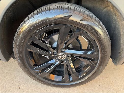 Certified 2024 Volkswagen Tiguan SE R-Line image 22