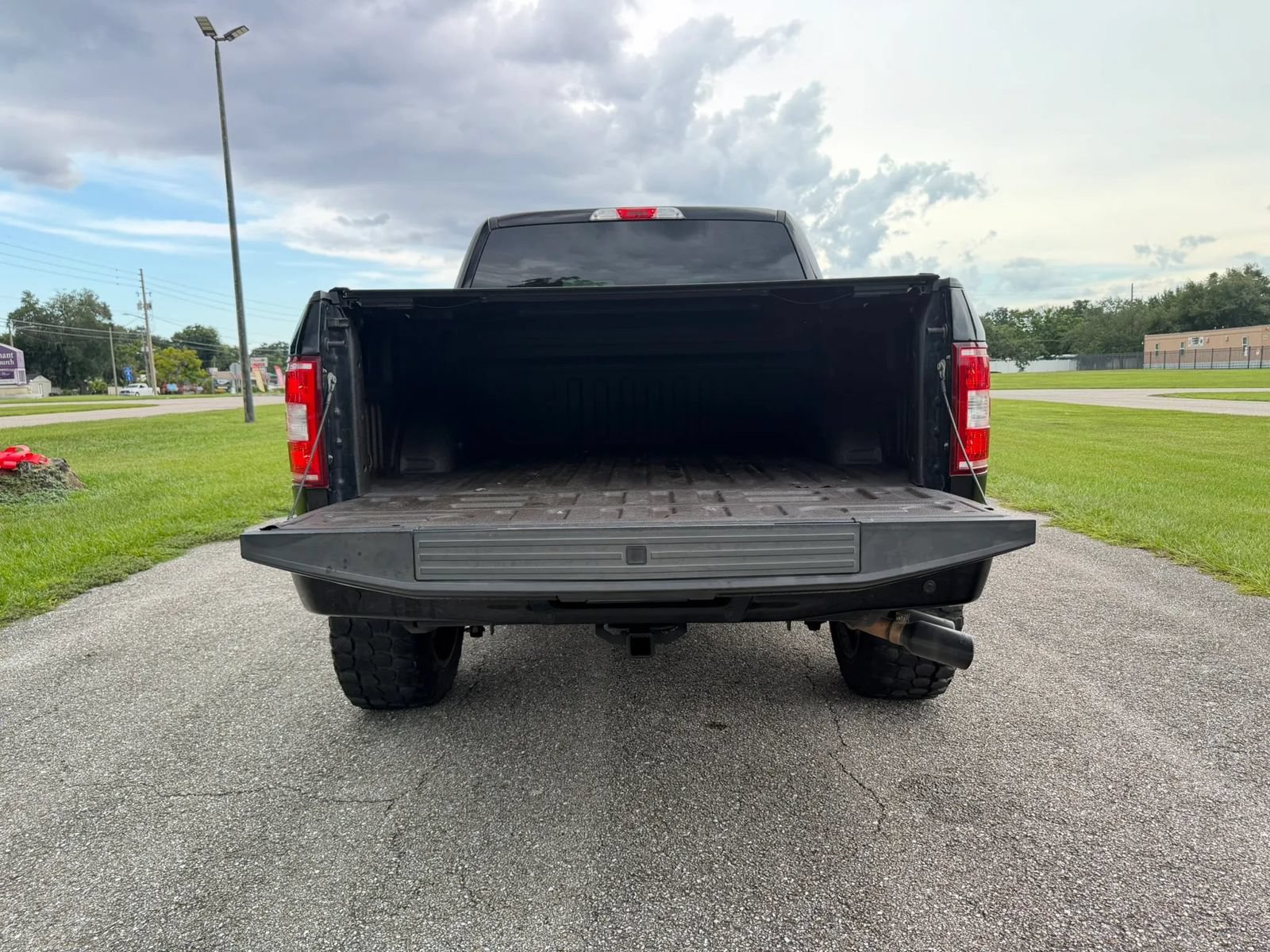 Used 2018 Ford F150 XLT w/ Equipment Group 301A Mid AWD/4WD image 8