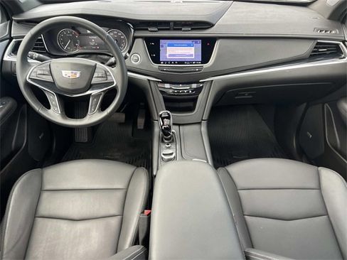 Certified 2025 Cadillac XT5 Premium Luxury image 3