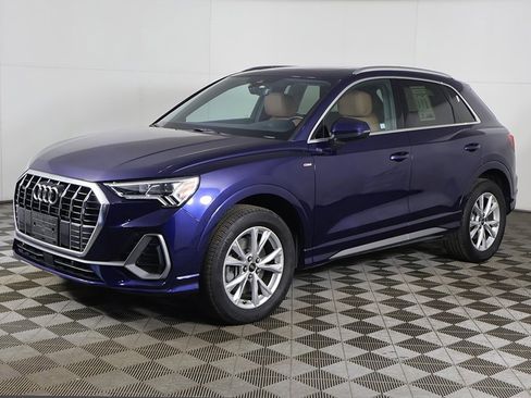 Used 2023 Audi Q3 2.0T Premium w/ Convenience Package image 7