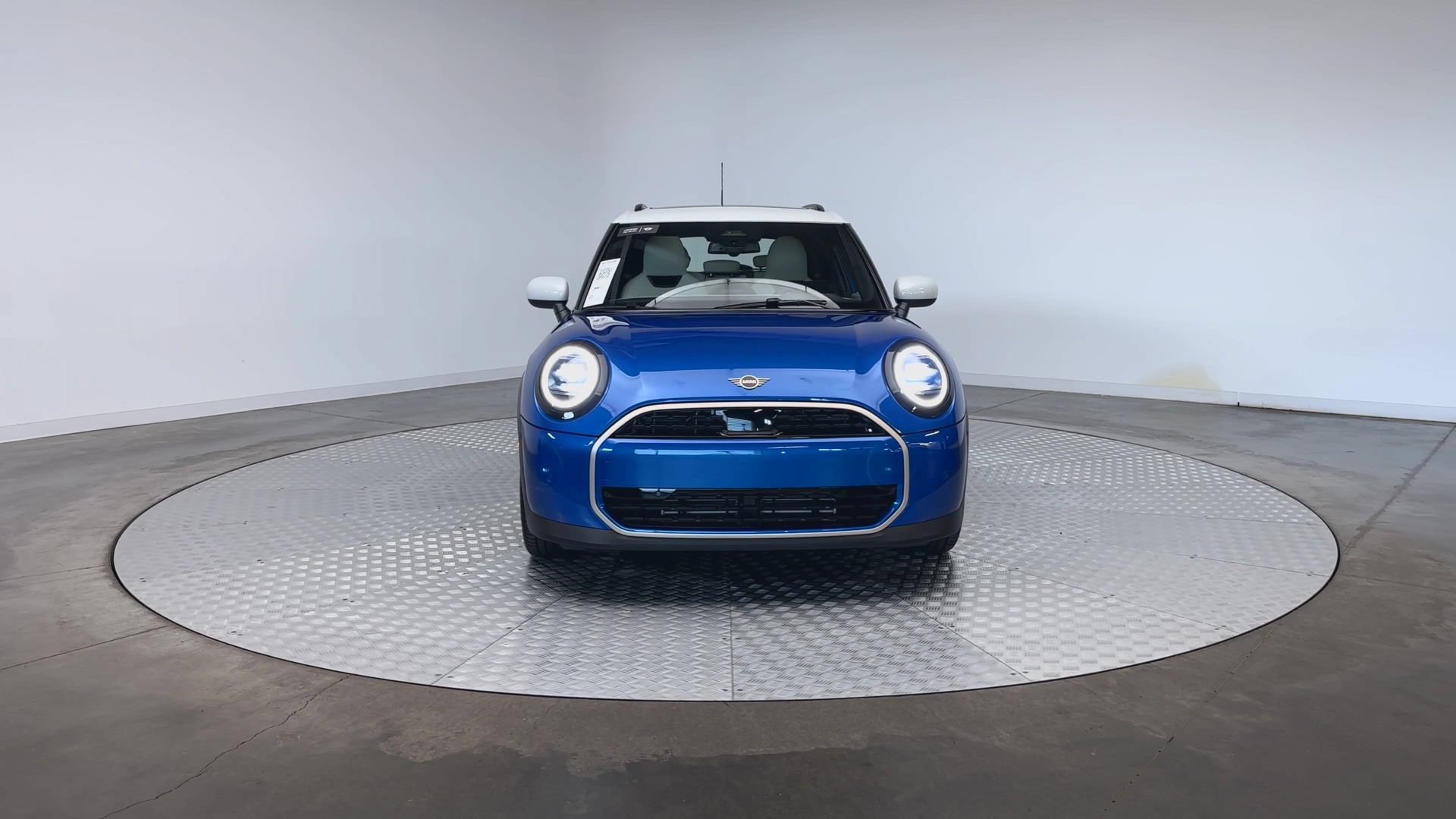 Certified 2026 MINI Cooper 4-Door Hardtop FWD image 3