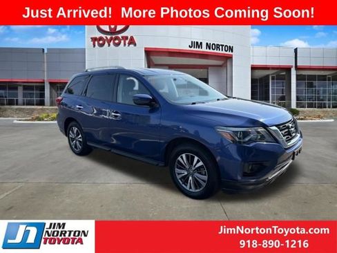 Used 2020 Nissan Pathfinder SV FWD image 1