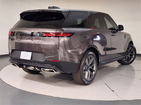 New 2026 Land Rover Range Rover Sport SE image 2