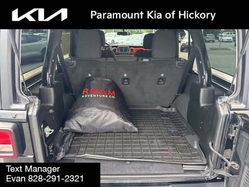 Used 2019 Jeep Wrangler Unlimited Rubicon w/ Cold Weather Group AWD/4WD image 11