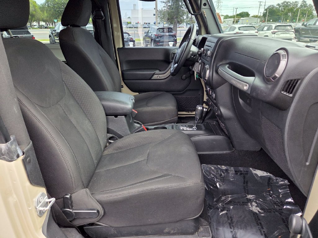 Used 2018 Jeep Wrangler Sport w/ Connectivity Group AWD/4WD image 14