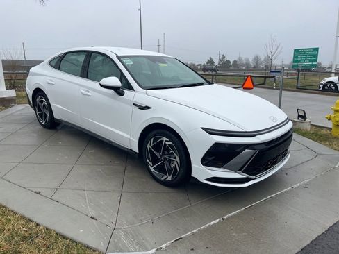 New 2026 Hyundai Sonata SEL FWD image 7