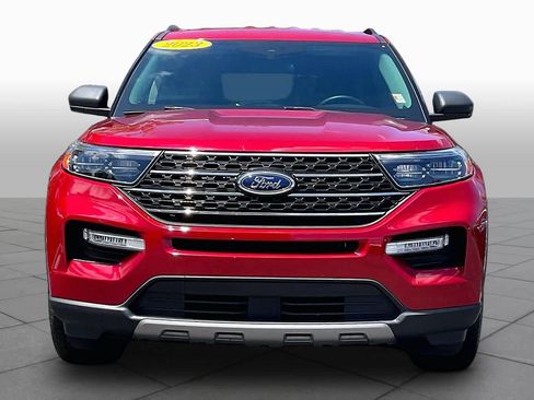 Used 2023 Ford Explorer XLT w/ Equipment Group 202A RWD image 6