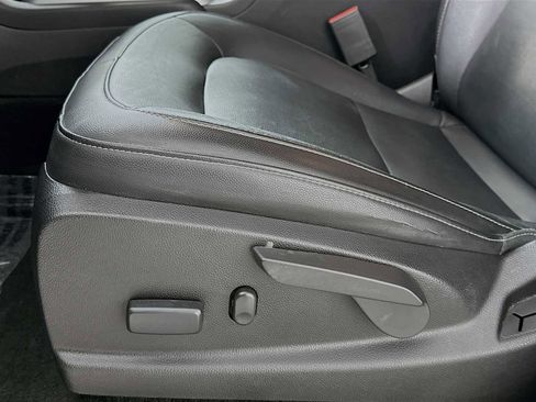 Used 2018 Chevrolet Colorado ZR2 image 17