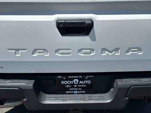 Used 2024 Toyota Tacoma SR RWD image 17