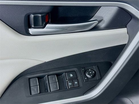Certified 2025 Toyota RAV4 XLE image 17