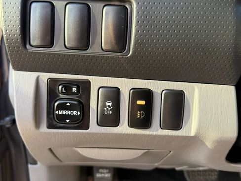 Used 2015 Toyota Tacoma PreRunner w/ SR5 Package image 27