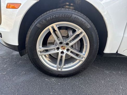 Used 2021 Porsche Macan image 33