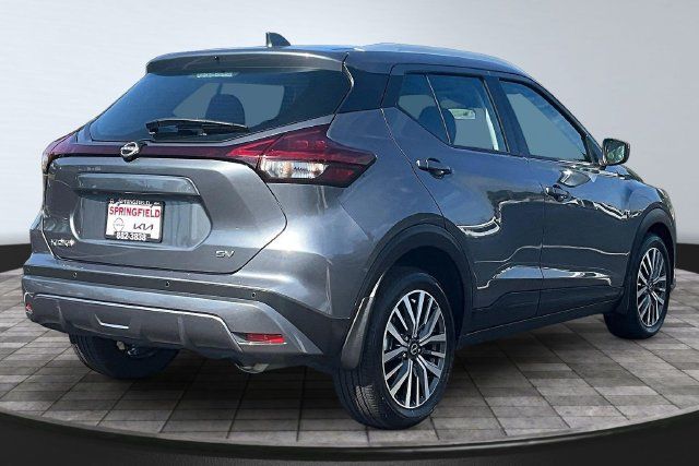 Used 2024 Nissan Kicks SV FWD image 6