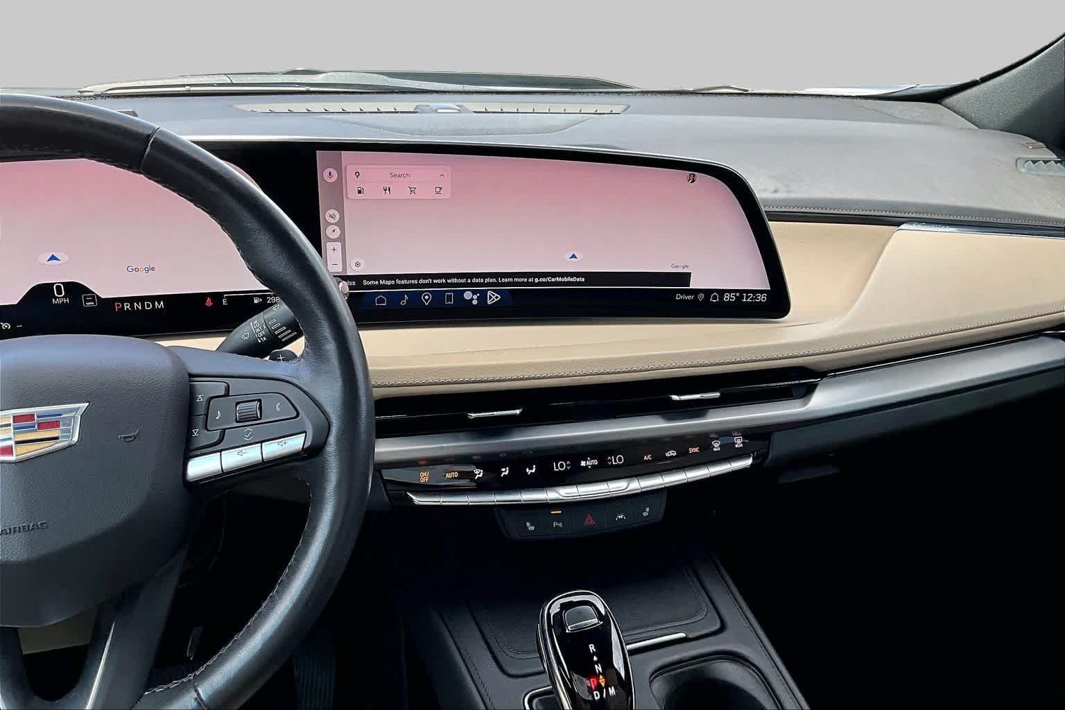 Used 2024 Cadillac XT4 Luxury w/ Cold Weather Package FWD image 7