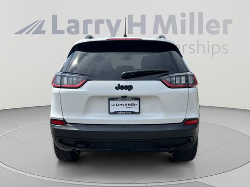 Used 2022 Jeep Cherokee Latitude AWD/4WD image 4