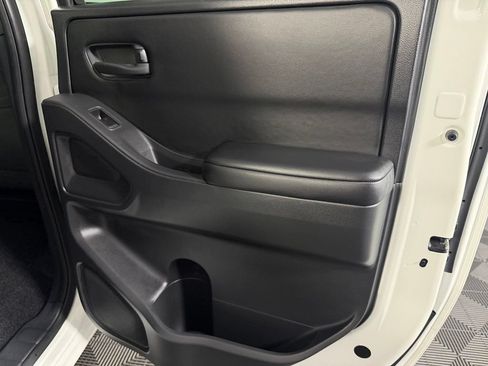 Used 2026 Nissan Frontier SV w/ SV Convenience Package RWD image 29