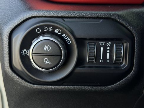 Used 2020 Jeep Gladiator Rubicon AWD/4WD image 24