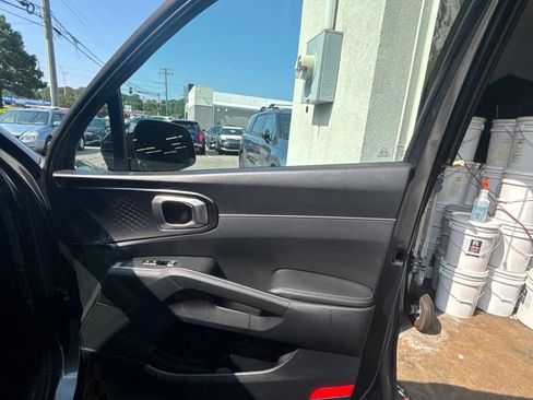 Used 2023 Kia Sorento S w/ Panoramic Sunroof Package FWD image 23
