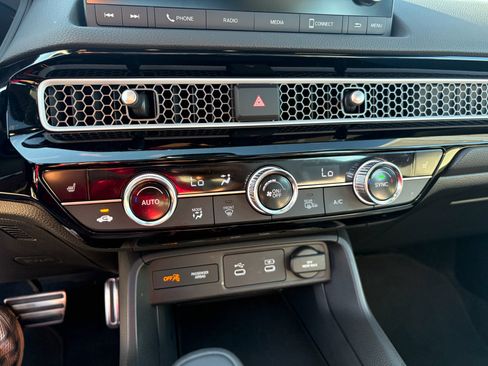 Certified 2025 Honda Civic Sport image 18