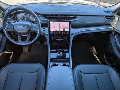 New 2025 Jeep Grand Cherokee Limited w/ Black Appearance Package image 15