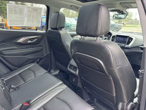 Used 2024 GMC Terrain SLT w/ Infotainment Package II AWD/4WD image 17