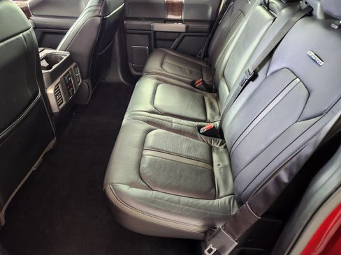 Used 2015 Ford F150 Platinum w/ Equipment Group 701A Luxury AWD/4WD image 12