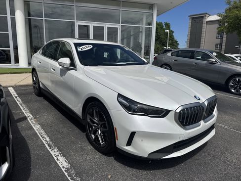 Used 2026 BMW 530i xDrive 530i xDrive w/ Premium Package image 1