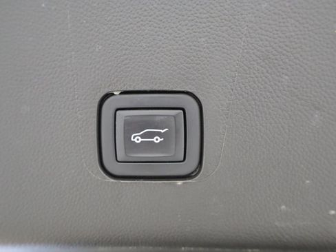 Used 2022 Chevrolet Traverse LT AWD/4WD image 19