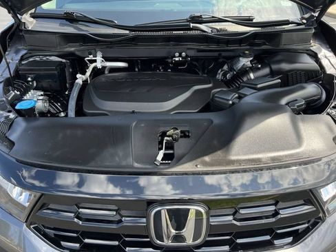Used 2025 Honda Odyssey Touring image 25