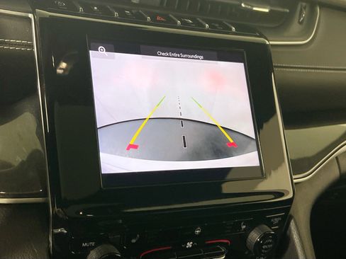 Used 2023 Jeep Grand Cherokee Altitude AWD/4WD image 13