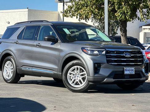 New 2025 Ford Explorer Active w/ Active Comfort Package image 2