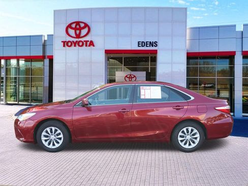 Used 2015 Toyota Camry LE FWD image 8