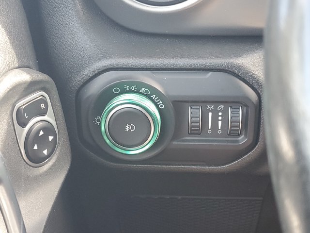 Used 2018 Jeep Wrangler Unlimited Sport S AWD/4WD image 18