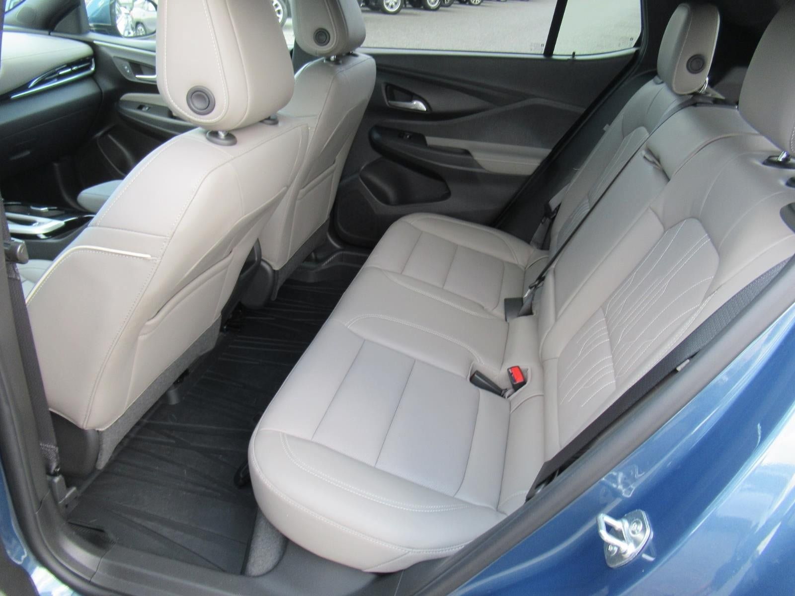 Used 2024 Buick Envista Preferred FWD image 31